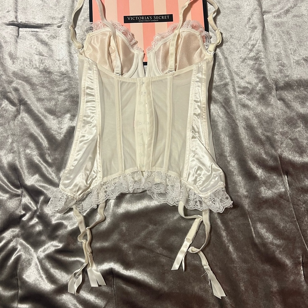 Victoria’s Secret Y2K lace/ silky mesh white bustier corset - Picture 6 of 13